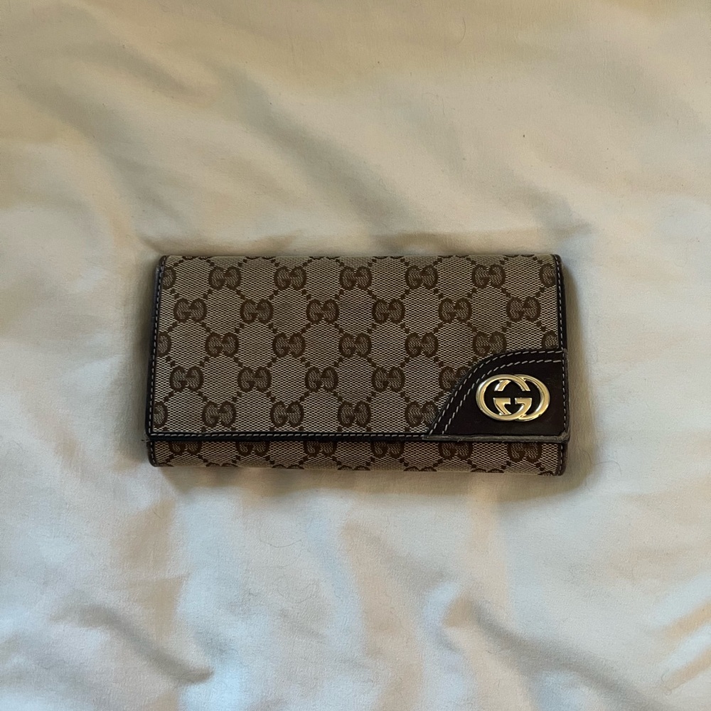 AUTHENTIC VINTAGE GUCCI WALLET